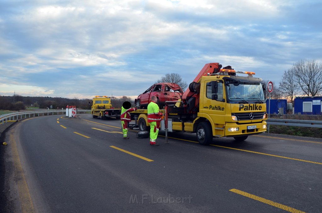VU Fahrer gefluechtet Koeln Muelheim Duennwalder Kommunalweg P161.JPG - Miklos Laubert